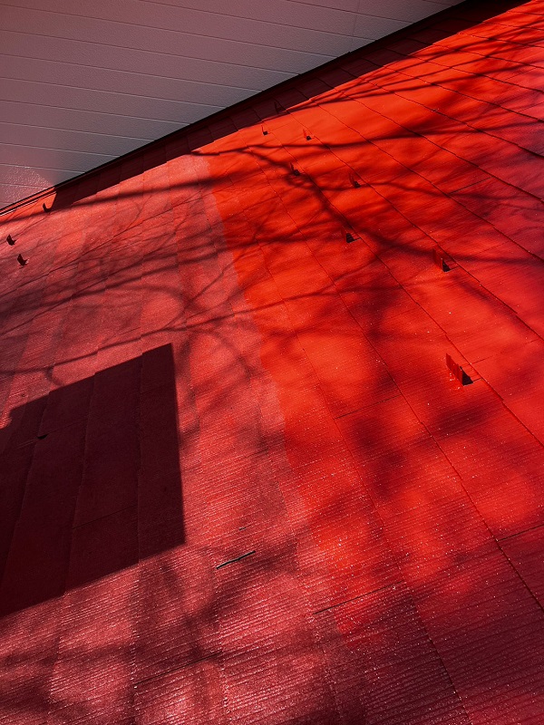 神奈川県横浜市西区　別荘　屋根塗装・外壁塗装　屋根の上塗り (5)