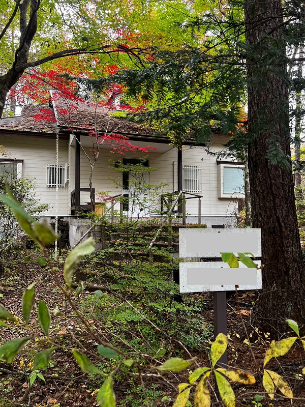 神奈川県横浜市西区　別荘　屋根塗装・外壁塗装　劣化状況 (3)