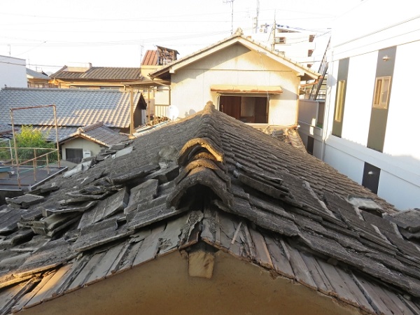 お住まいの耐震性向上に！屋根葺き替え工事がオススメの理由 (1)