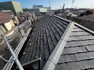 埼玉県春日部市・屋根カバー工法|パミールからガルバリウム鋼板へ (1)