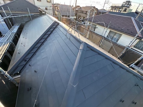 埼玉県春日部市・屋根カバー工法|パミールからガルバリウム鋼板へ (12)