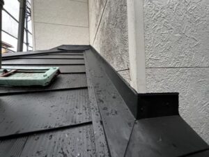 埼玉県春日部市・屋根カバー工法|パミールからガルバリウム鋼板へ (11)